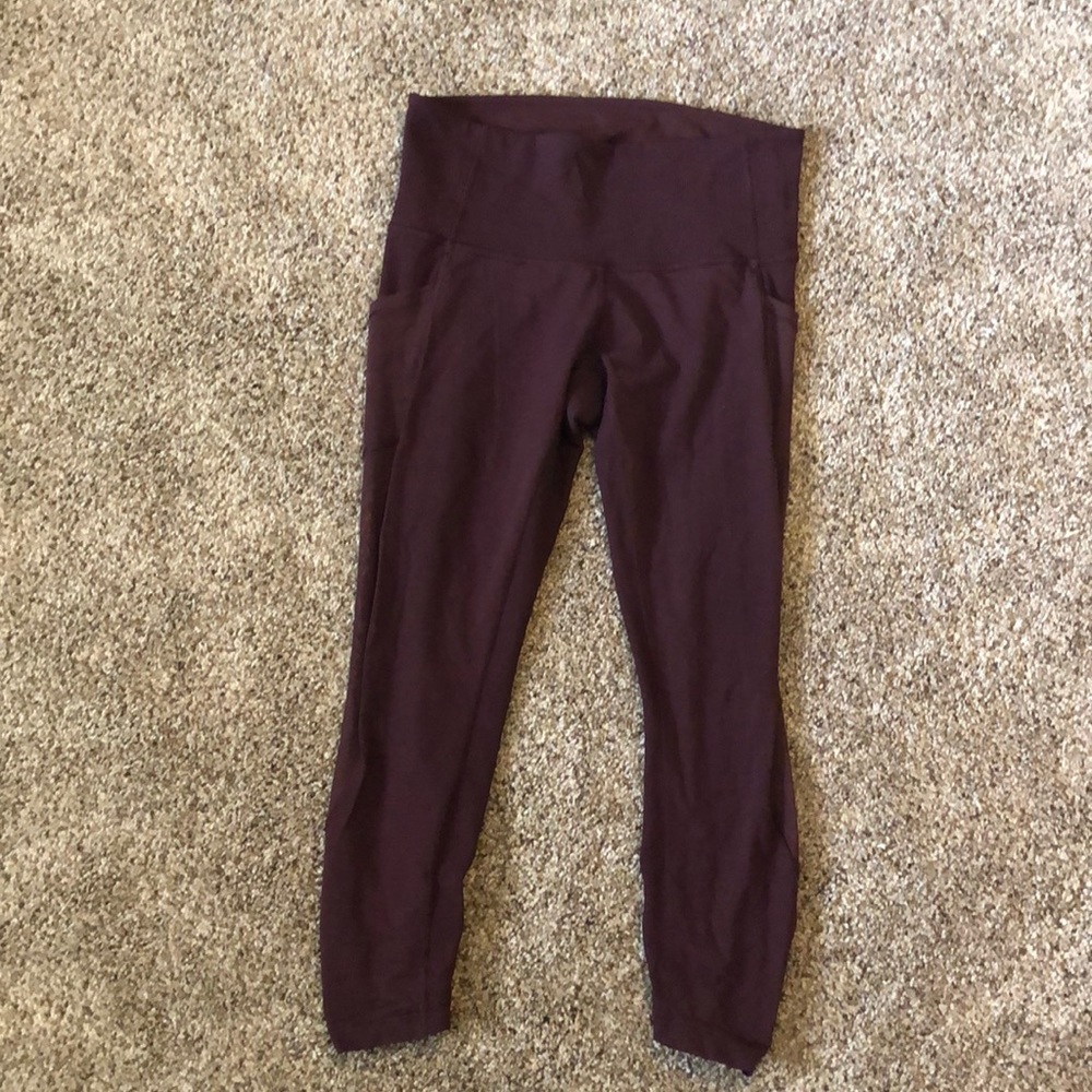 Maroon LuLulemon crop leggings